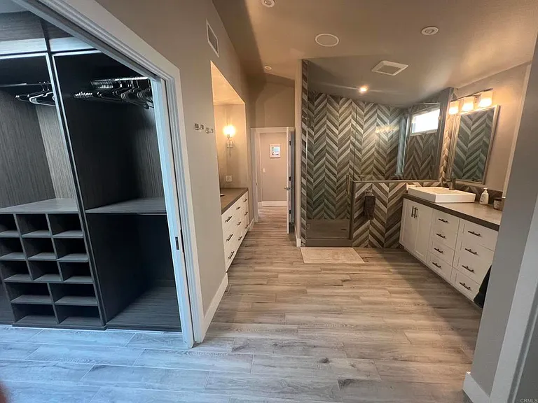 250 Avenida Monterey — Photo 34