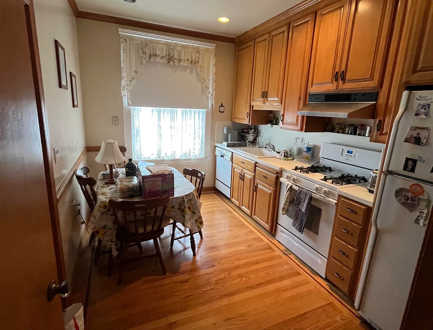 2 bed, 850 sqft, $7,000 — Photo 2