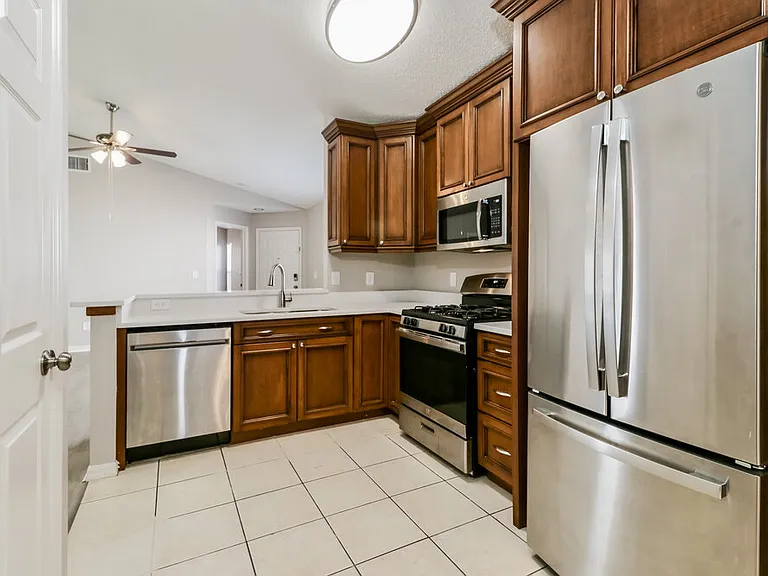 22501 Crows Nest Ct — Photo 9