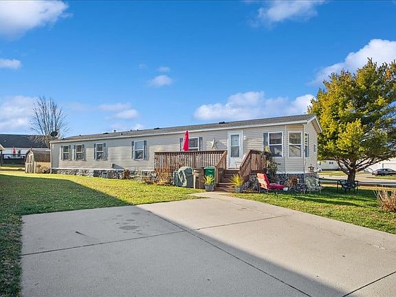 2nd image of 53 N Hawthorn Dr