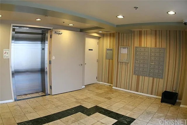 11124 Burbank Blvd #201 — Photo 5