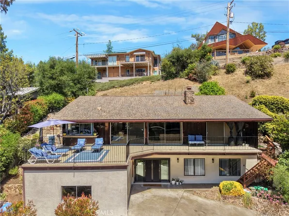2232 Lakeshore Dr, Agoura Hills, CA 91301