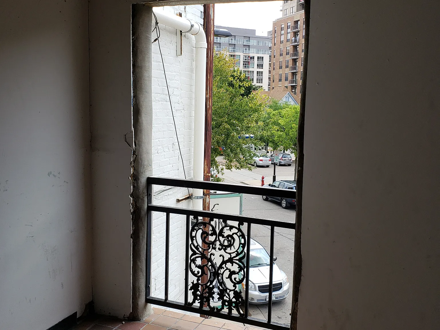 3 bed, 1495 sqft, $2,450 — Photo 3
