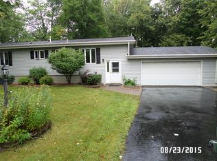 513 Opal Ln, Hibbing, MN 55746