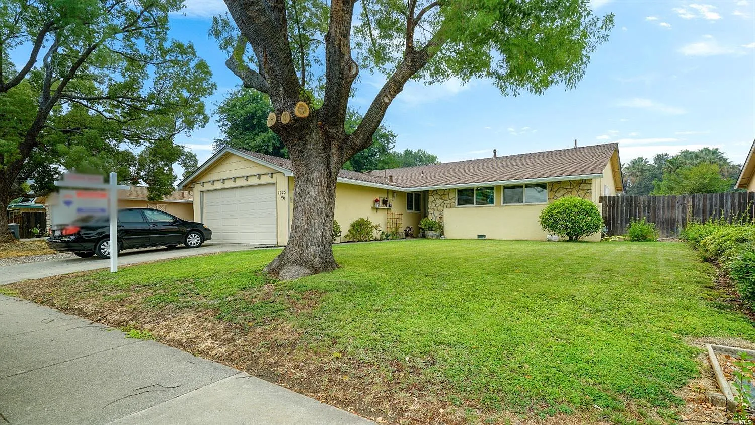 1223 Alderwood Way photo 1