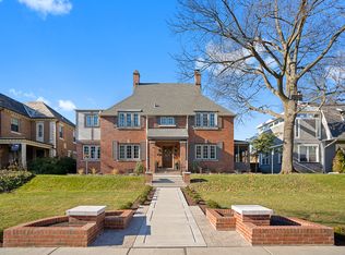 925 N East Ave, Oak Park, IL 60302