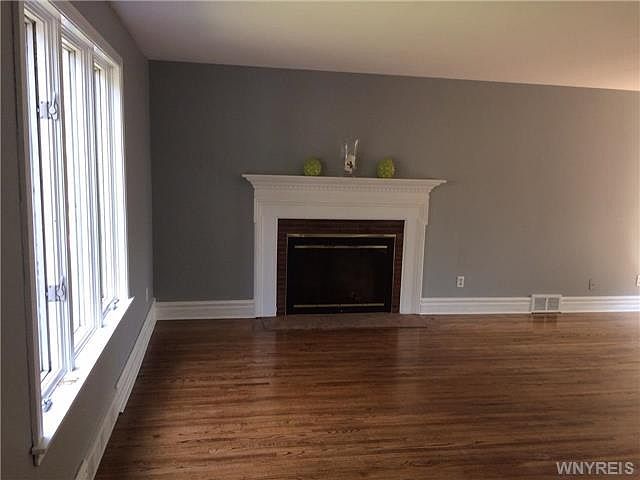 1st image of 70 Mona Dr