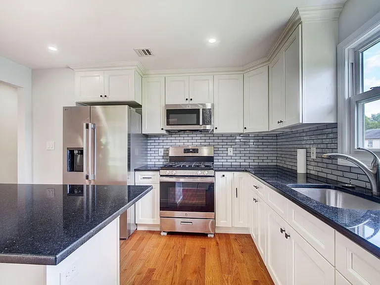 237 N 8th St #2 — Photo 13