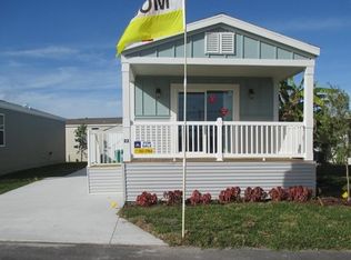 25 Hopetown Rd, Micco, FL 32976