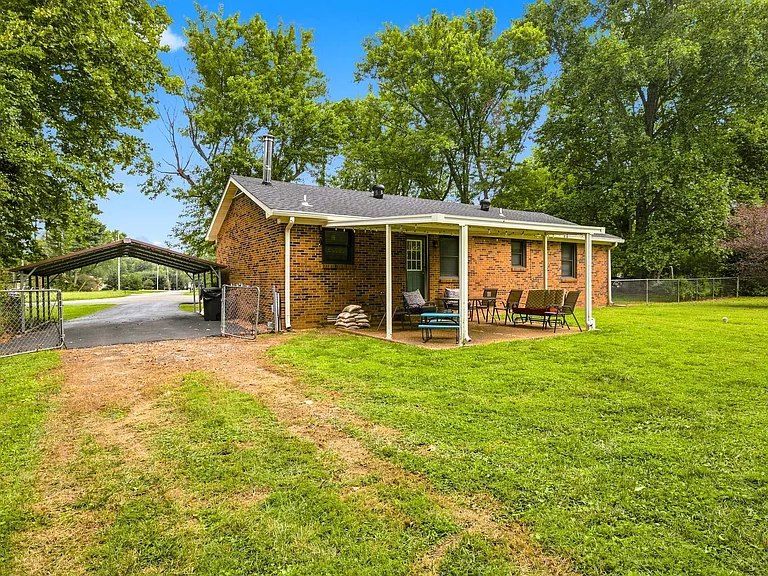 1663 Ragland Ln — Photo 30