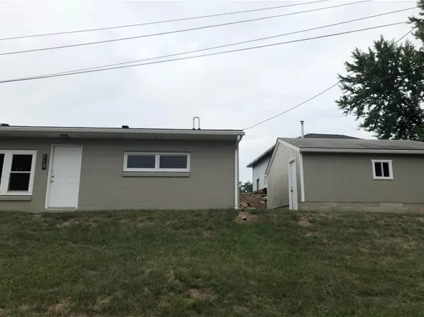 113 Pitt St, Wampum, PA 16157