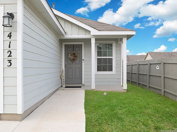 2nd image of 4123 Mesa Cove