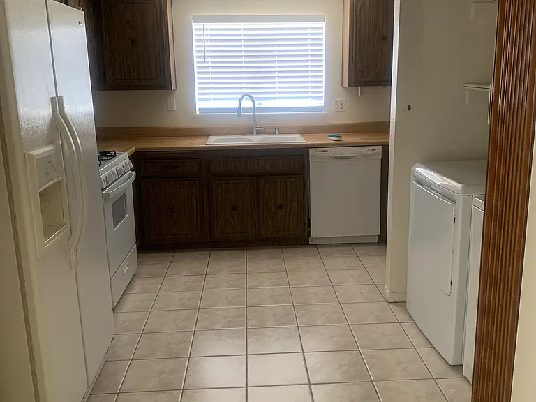 6136 Oakhaven Ln — Photo 3