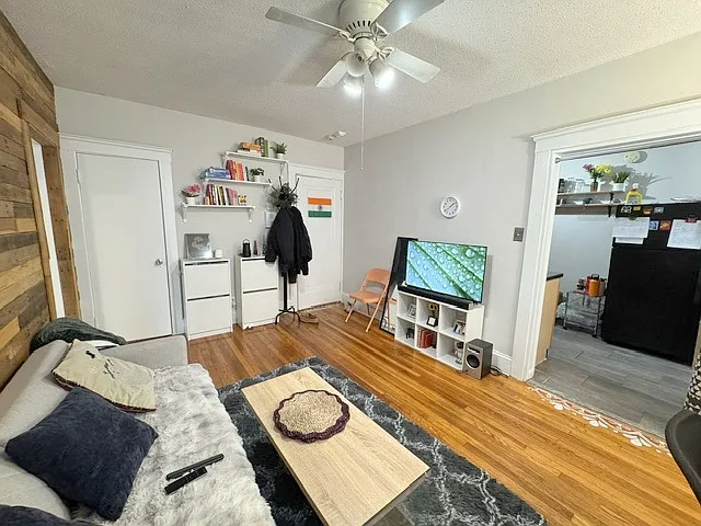 130 Sutherland Rd #7 — Photo 3