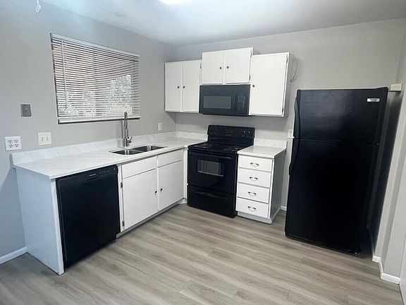3rd image of 1537 W Ponderosa Ln