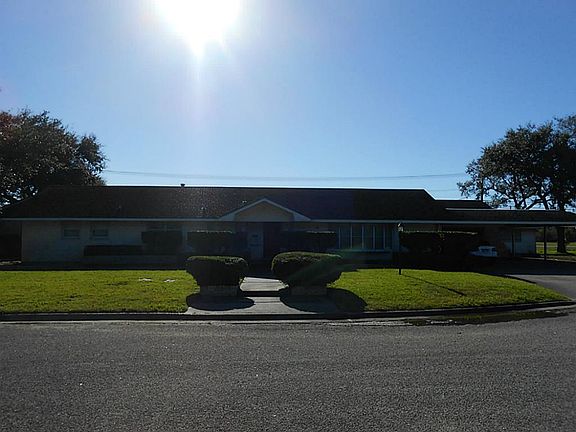 2nd image of 203 S White Oak Dr