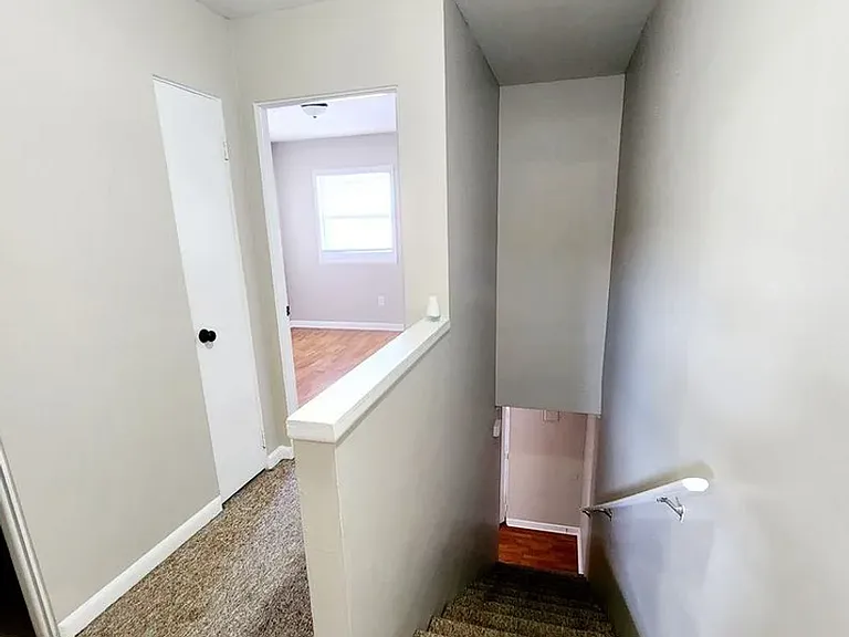 915 Moreland Dr — Photo 18