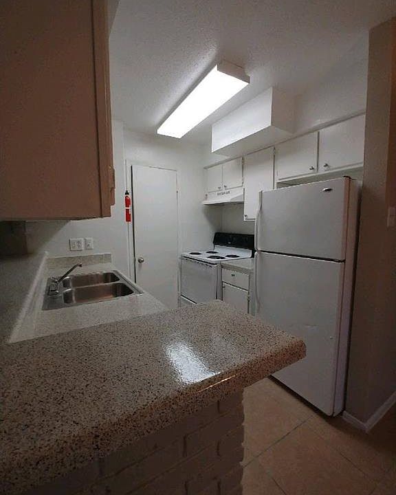 1st image of 7500 Highcrest Dr APT 17