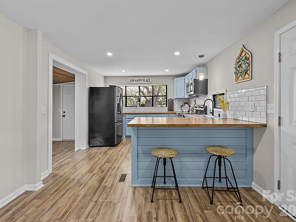 2nd image of 1315 King Rd