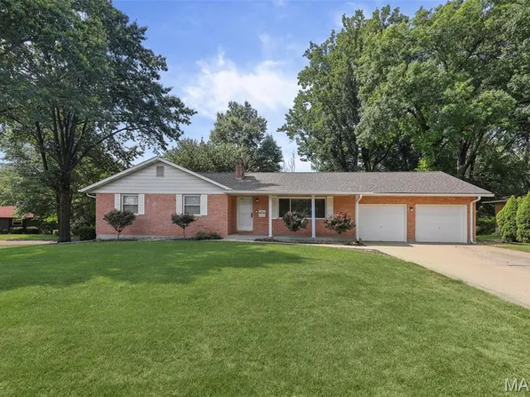 441 Clearview Dr, Belleville, IL 62223