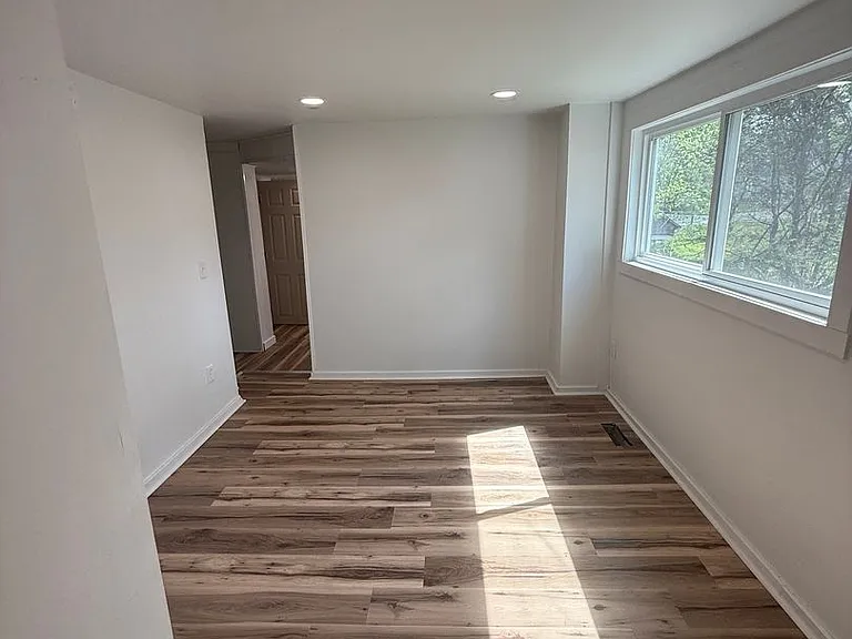 524 Short St — Photo 16