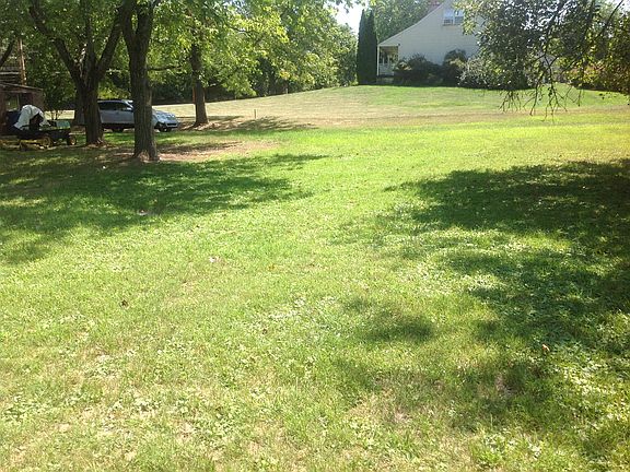 3rd image of 9 Elaines Ln