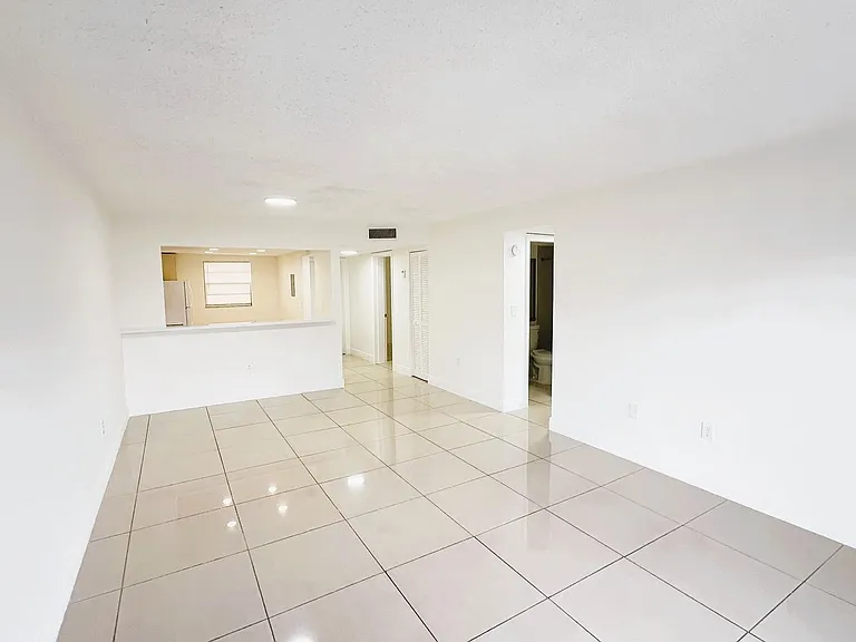 Pacifica Apartments — Photo 30