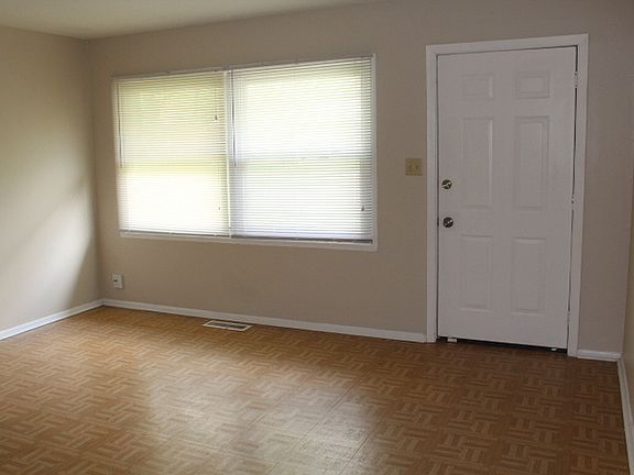 3rd image of 4914 N Katherine Dr