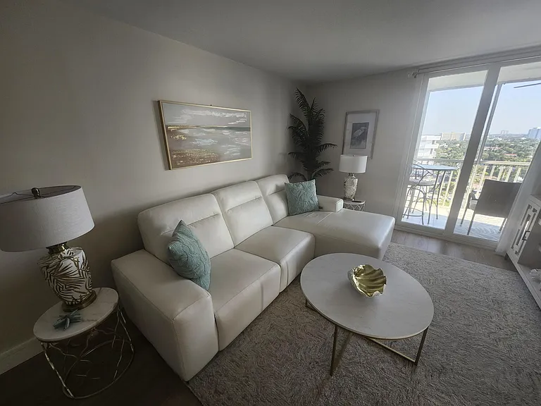1505 N Riverside Dr #1108 — Photo 7