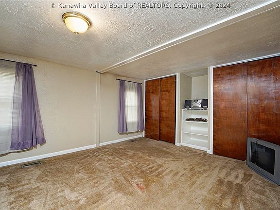 5th image of 2106 Grant Ave