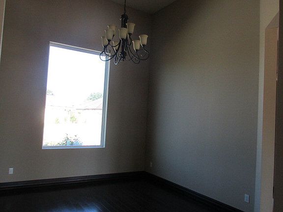 5th image of 2916 Driftwood Dr