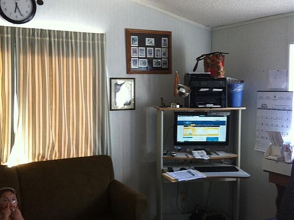3rd image of 16 Hillview Dr