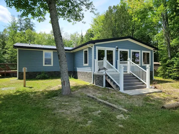11449 E Village Rd, Sault Sainte Marie, MI 49783