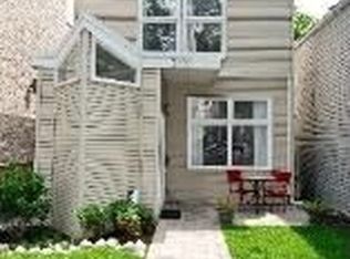 2725 N Marshfield Ave, Chicago, IL 60614