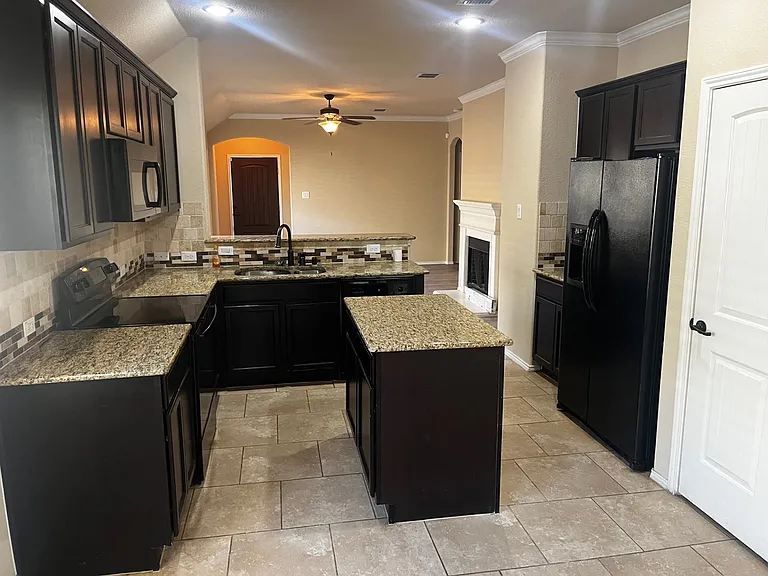 9108 Stewart St — Photo 3