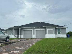 315 Piedmont St, Lehigh Acres, FL