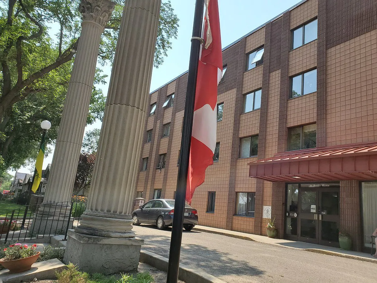 Building Photo - 1722 Montreal St
