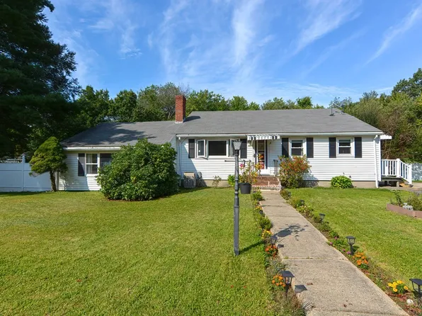 14 Lewis Rd, Randolph, MA 02368