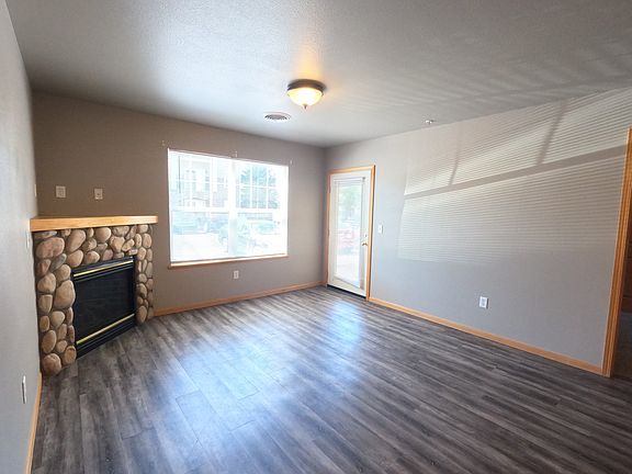 5th image of 2226 W Elizabeth St Unit C101