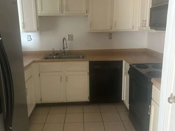 6135 Quince Rd, Memphis, TN 38119