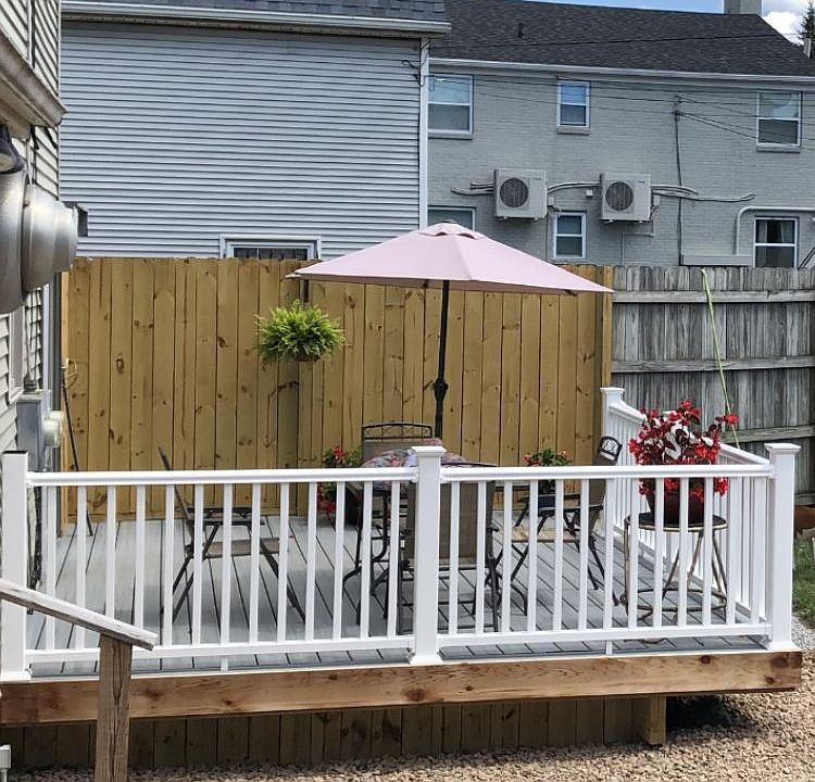 1st image of 215 Virginia St
