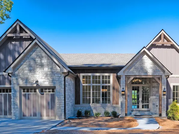 76 Eagles Landing Ln #J-22, Clayton, GA 30525