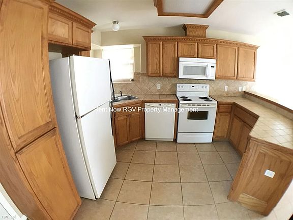 3rd image of 2113 N Dahlia St APT 2