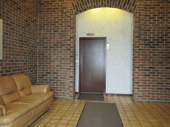 3rd image of 475 Plum Creek Dr #1114
