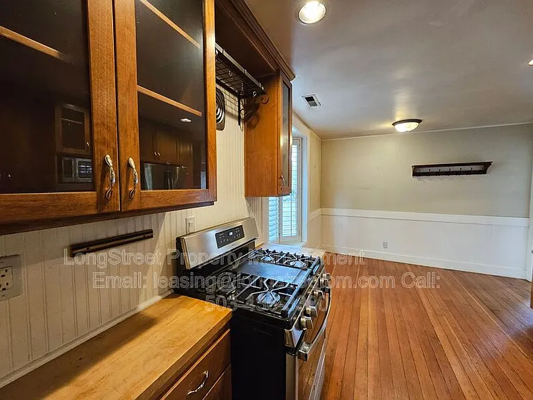 1734 SW Market St — Photo 5