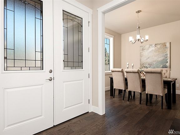 4th image of 926 NW Pickering St #16