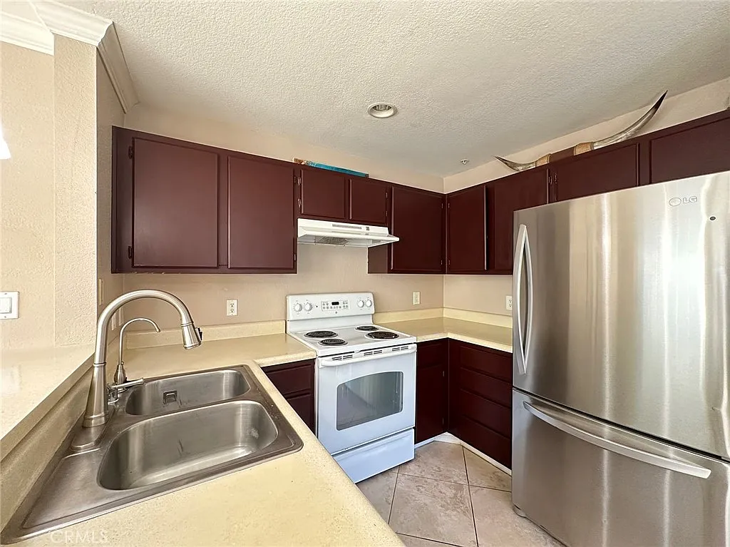 2 bed, 969 sqft, $2,500 — Photo 4