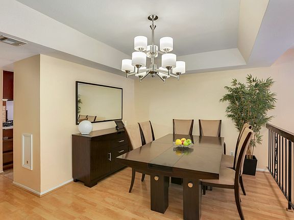5th image of 18701 Hatteras St Unit 10