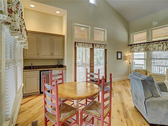 5th image of 233 S Sea Pines Dr