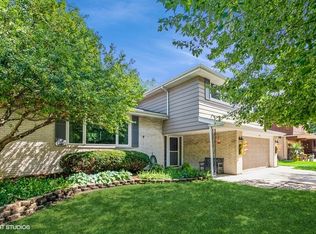 12111 S Flambeau Dr, Palos Heights, IL 60463